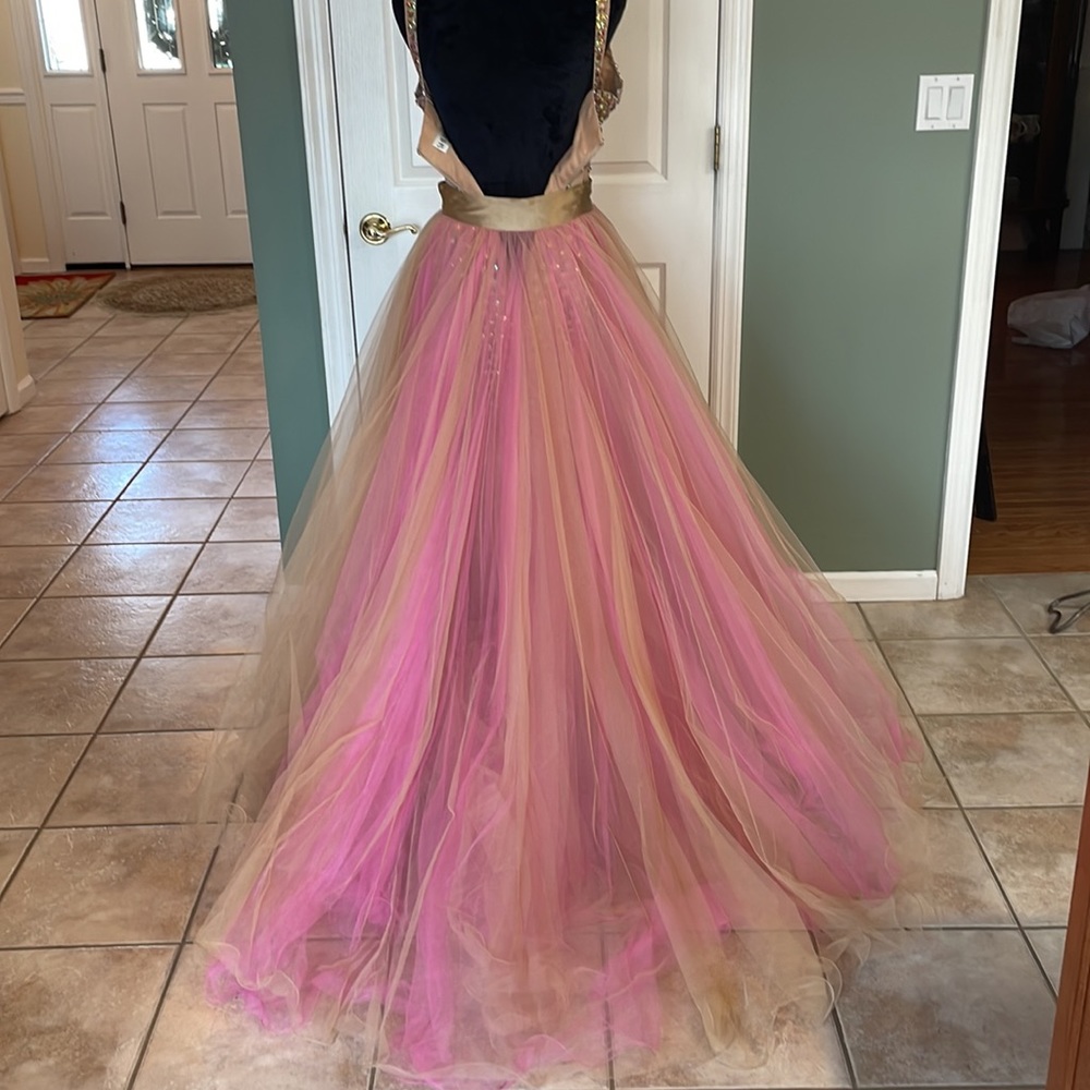 Sherri Hill Nude Pink short cocktail with detachable tulle skirt. - Picture 5 of 17